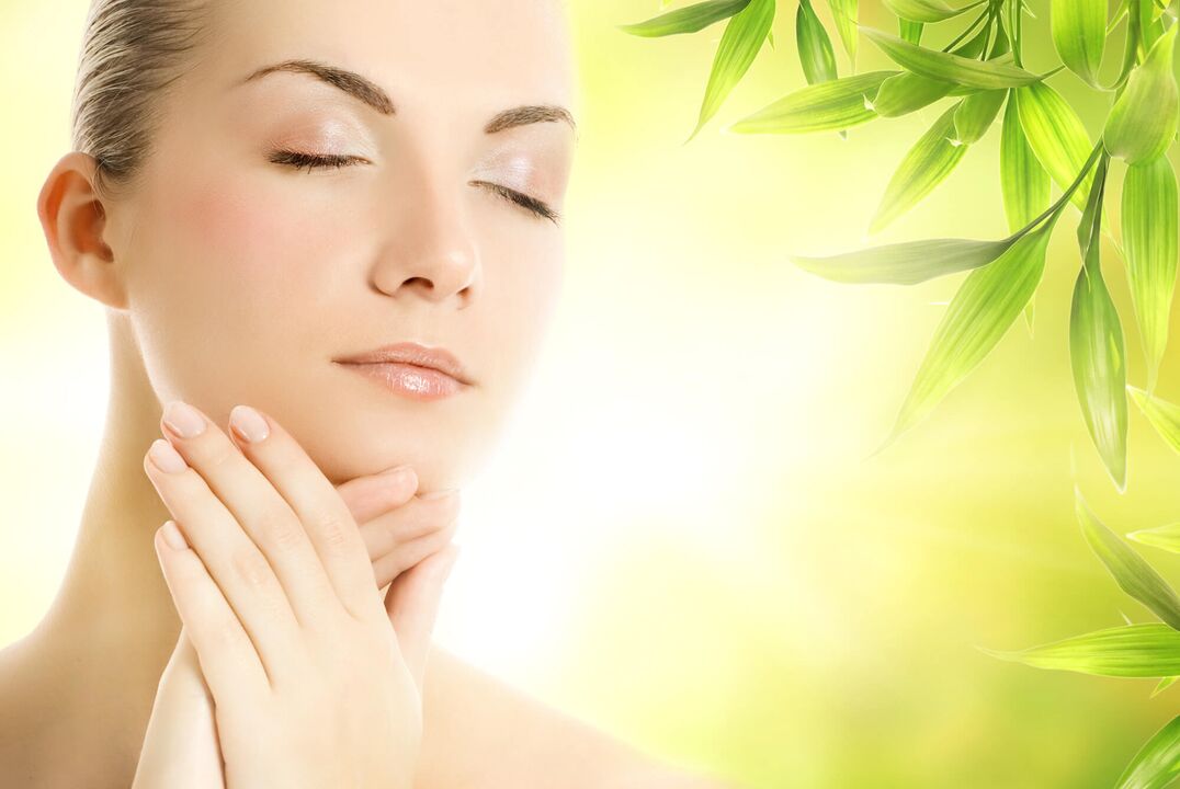 масаж шкіри обличчя з маслом для омолодження