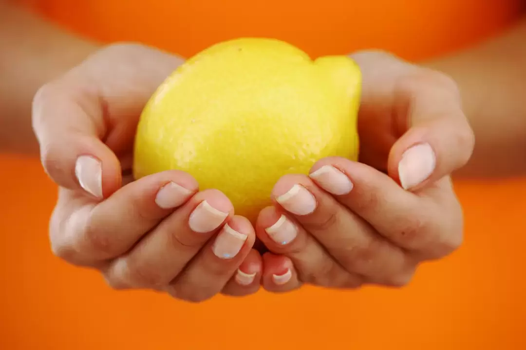 лимон для омолодження шкіри рук