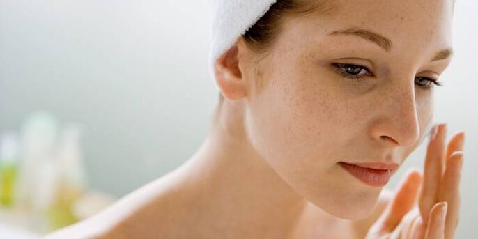Регулярне використання ефірних олій з метою зволоження шкіри обличчя