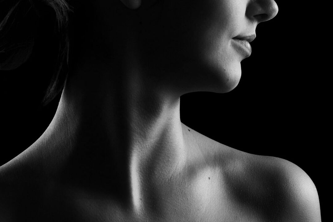 Шкіра шиї та зони декольте після сучасних методів омолодження
